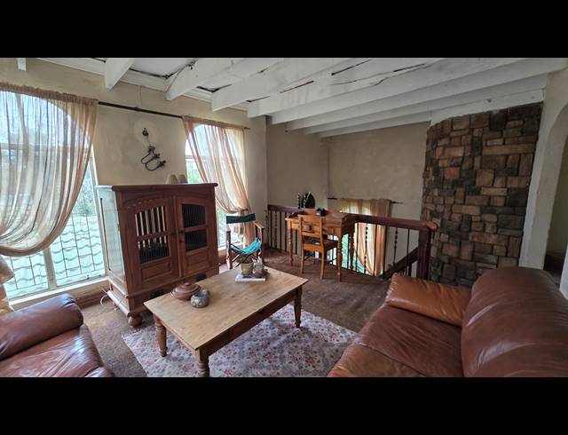 4 BEDROOM FREEHOLD FOR SALE IN GLENVISTA